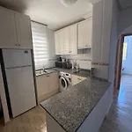 Salinas Apartment *