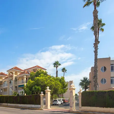 Salinas Apartment *